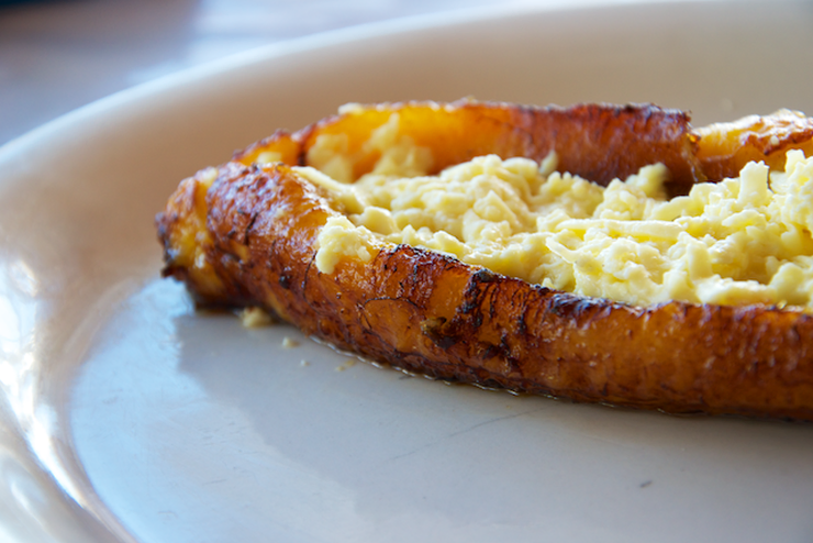 Plátano maduro con queso al horno